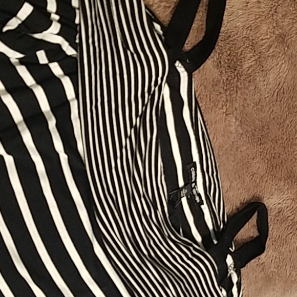 Tops - Picture 2 of 3